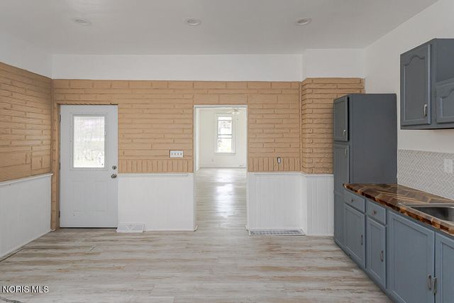 233 Garland Avenue, Toledo, OH 43609