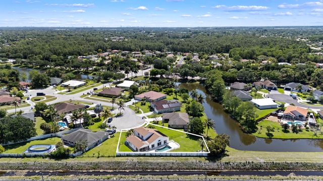 112 Camelot Court, Royal Palm Beach, FL 33411