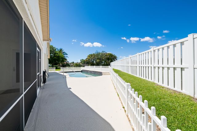 112 Camelot Court, Royal Palm Beach, FL 33411