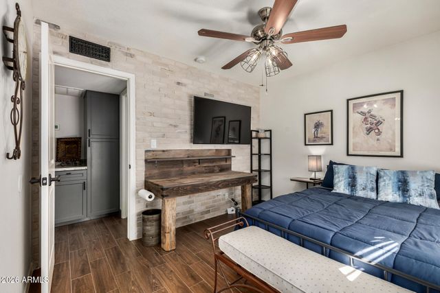 10710 E CLINTON Street, Scottsdale, AZ 85259