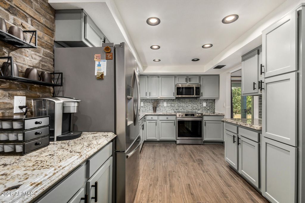 Image 16 of property listing at 10710 E CLINTON Street, Scottsdale, AZ 85259
