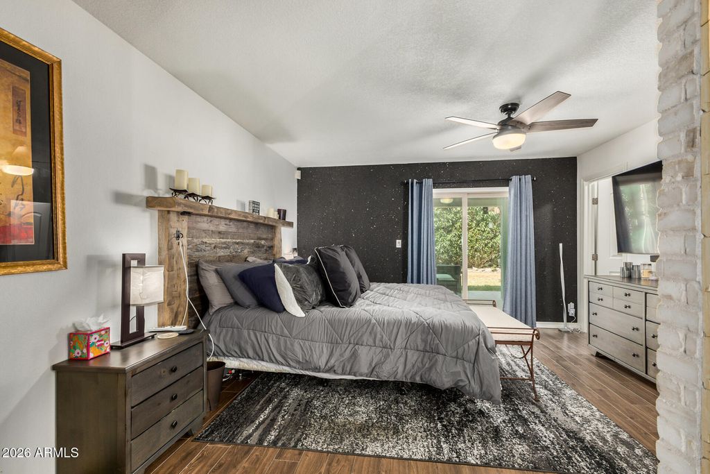 Image 18 of property listing at 10710 E CLINTON Street, Scottsdale, AZ 85259