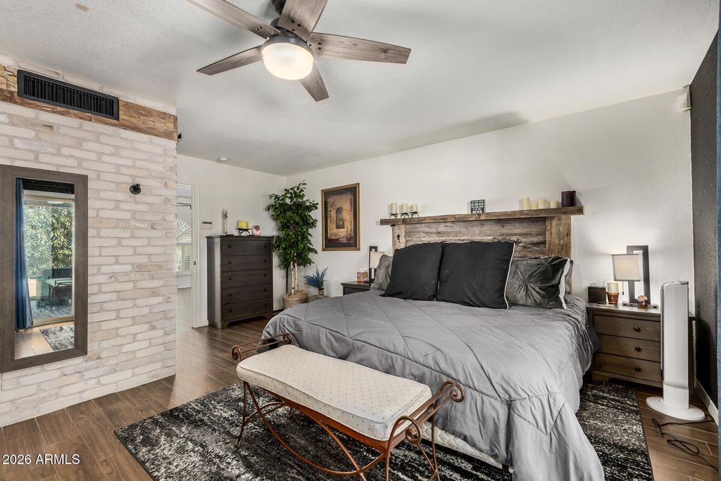Image 19 of property listing at 10710 E CLINTON Street, Scottsdale, AZ 85259
