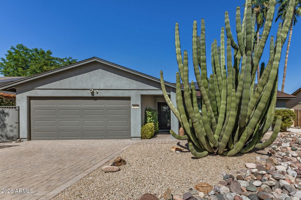 Image 2 of property listing at 10710 E CLINTON Street, Scottsdale, AZ 85259