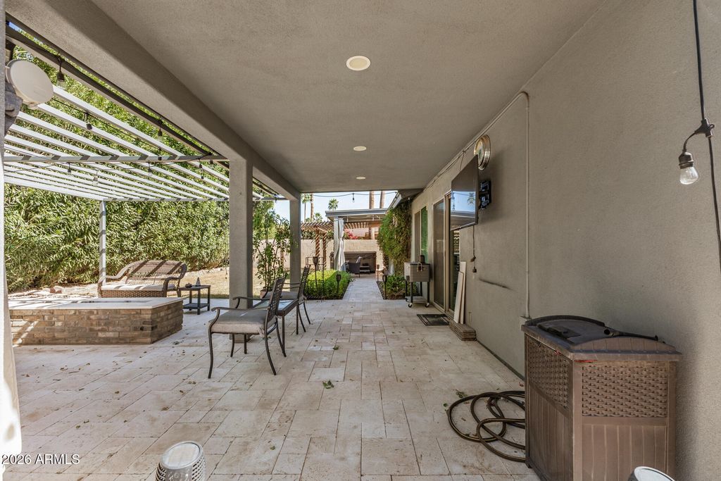 Image 27 of property listing at 10710 E CLINTON Street, Scottsdale, AZ 85259