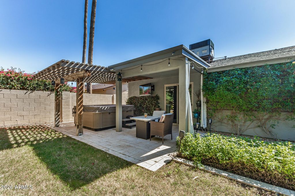 Image 30 of property listing at 10710 E CLINTON Street, Scottsdale, AZ 85259