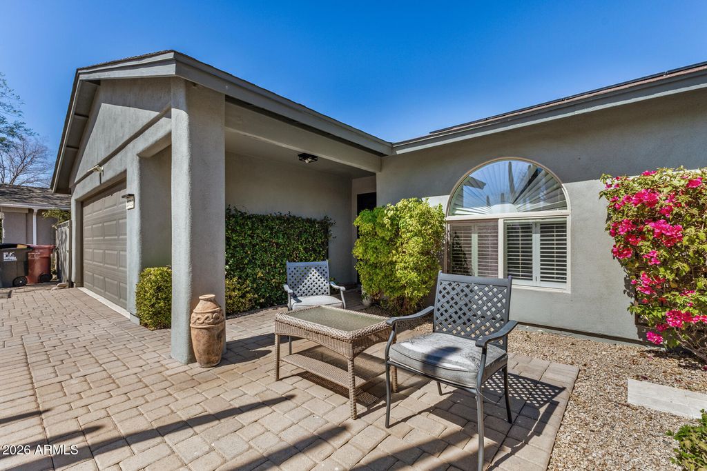 Image 7 of property listing at 10710 E CLINTON Street, Scottsdale, AZ 85259