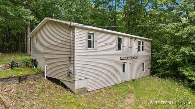 6718 Schmeid Road, Lakeview, MI 48850