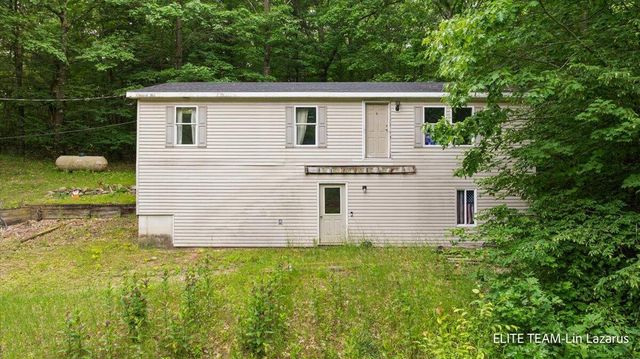 6718 Schmeid Road, Lakeview, MI 48850