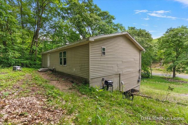 6718 Schmeid Road, Lakeview, MI 48850