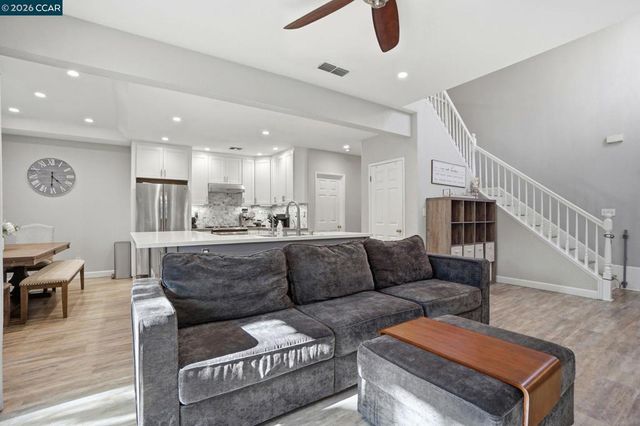 249 Stranahan Cir, Clayton, CA 94517