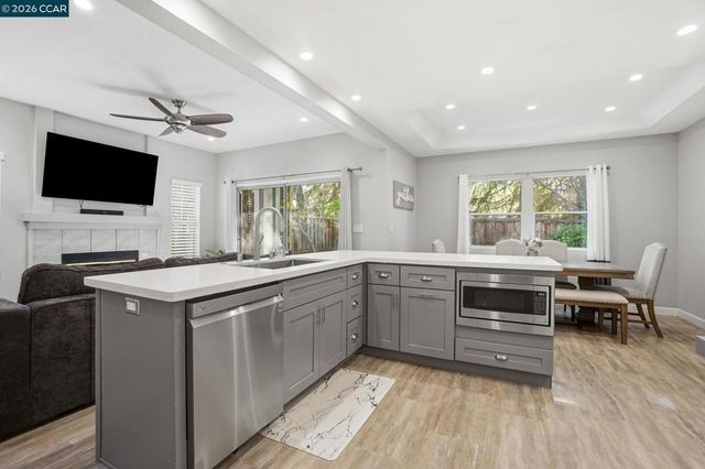 249 Stranahan Cir, Clayton, CA 94517