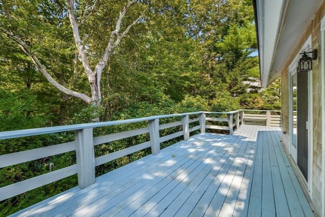 41 Halyard Ln, Mashpee, MA 02649