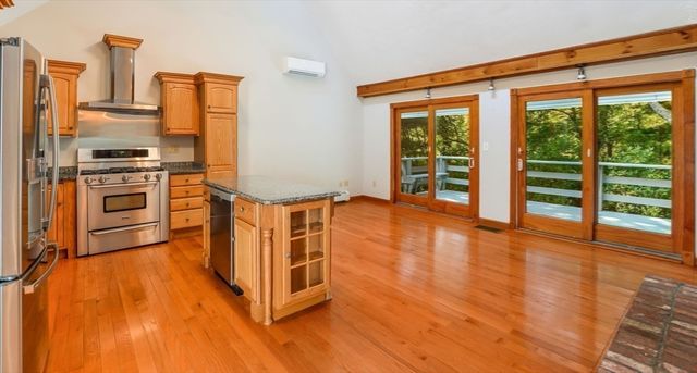41 Halyard Ln, Mashpee, MA 02649