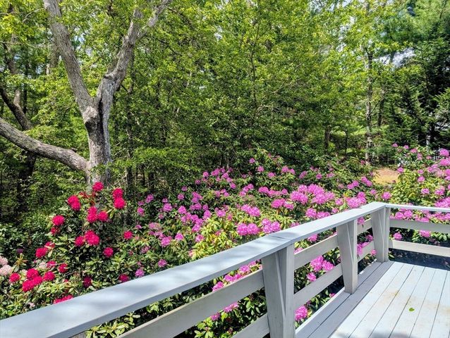 41 Halyard Ln, Mashpee, MA 02649