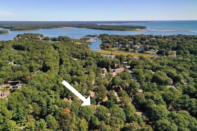 41 Halyard Ln, Mashpee, MA 02649