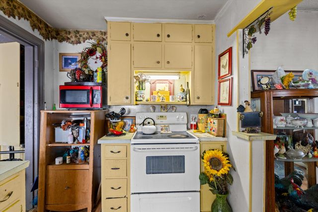 901 W Portland Street, Springfield, MO 65807