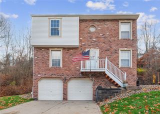 121 Shelbourne Dr, Moon/crescent Twp, PA 15108