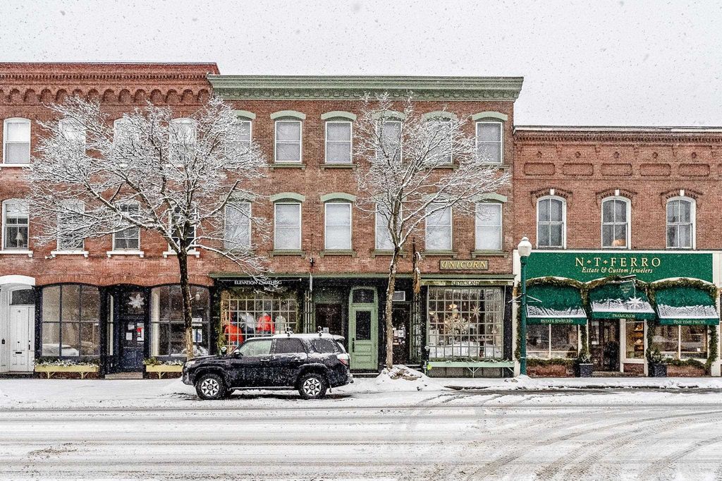 15 Central Street, Woodstock, VT 05091