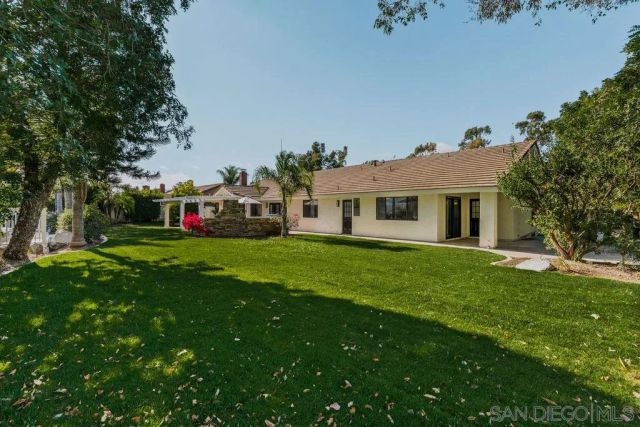 1451 Ventana Dr, Escondido, CA 92029