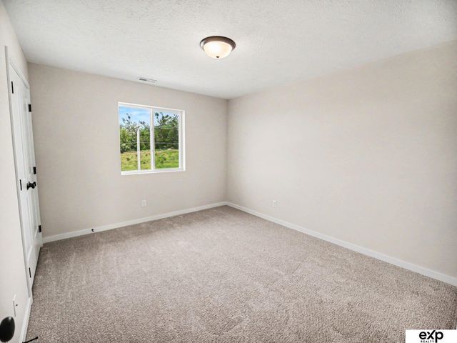 18710 Pinehurst Avenue, Omaha, NE 68136