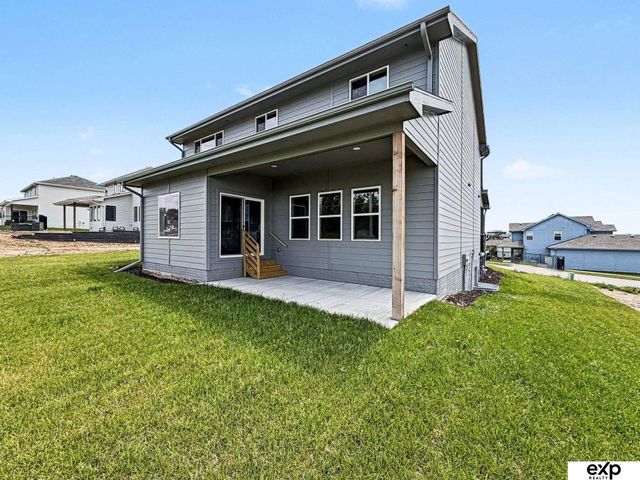 18710 Pinehurst Avenue, Omaha, NE 68136