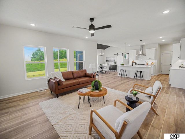 18710 Pinehurst Avenue, Omaha, NE 68136