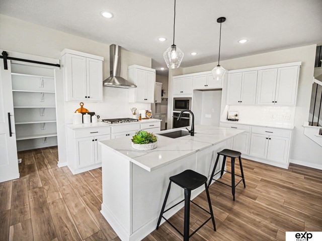 18710 Pinehurst Avenue, Omaha, NE 68136