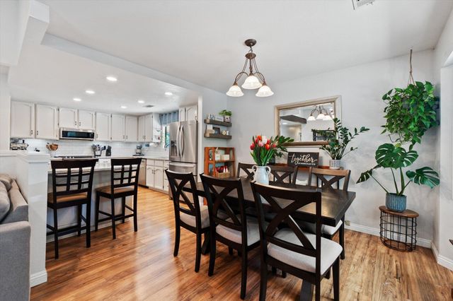 1854 Mary Lake Drive, Redding, CA 96001