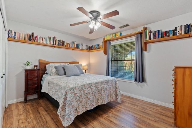 1854 Mary Lake Drive, Redding, CA 96001