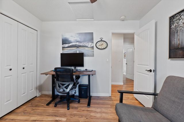 1854 Mary Lake Drive, Redding, CA 96001