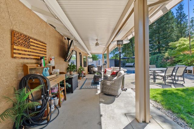 1854 Mary Lake Drive, Redding, CA 96001