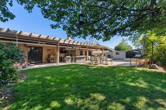 1854 Mary Lake Drive, Redding, CA 96001