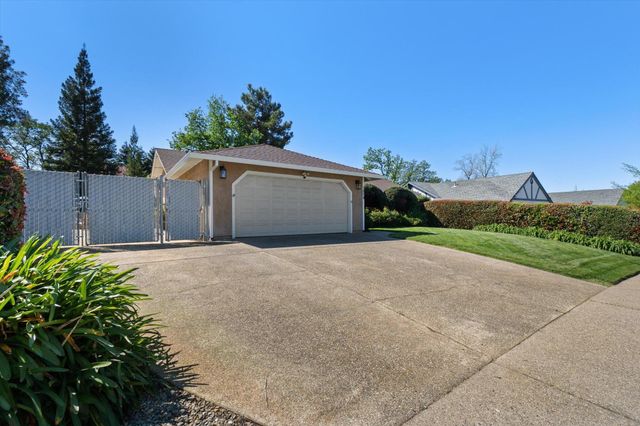 1854 Mary Lake Drive, Redding, CA 96001