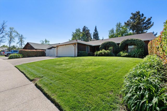 1854 Mary Lake Drive, Redding, CA 96001