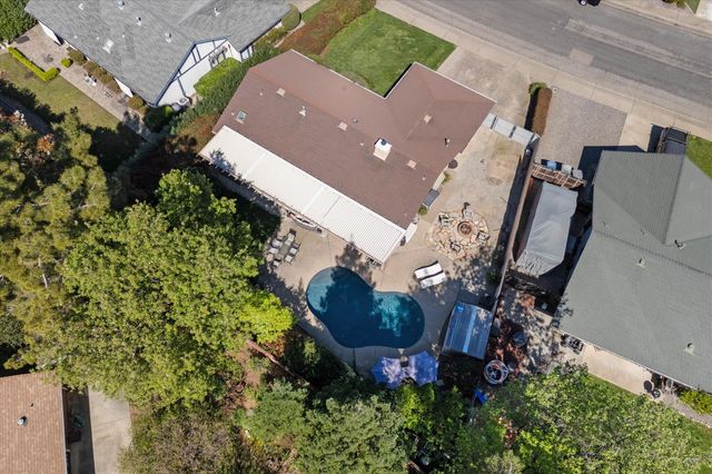 1854 Mary Lake Drive, Redding, CA 96001