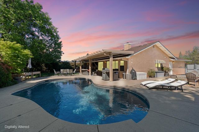 1854 Mary Lake Drive, Redding, CA 96001