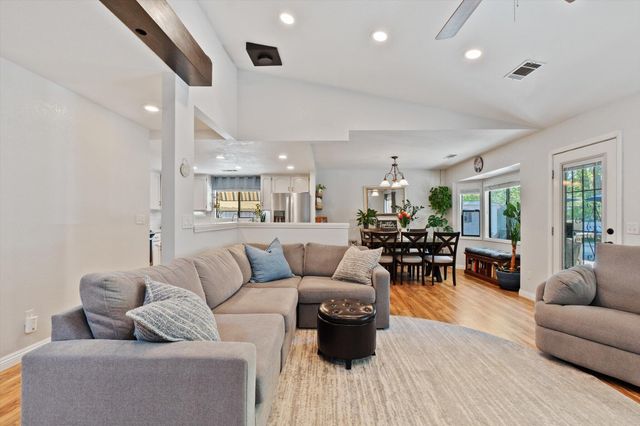 1854 Mary Lake Drive, Redding, CA 96001