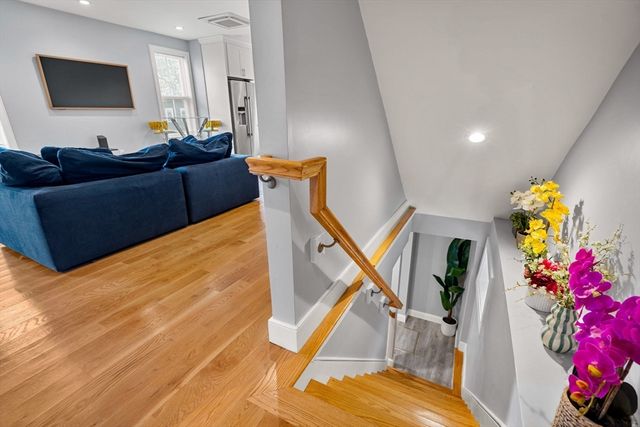 14 Farragut Ave. 1, Somerville, MA 02144