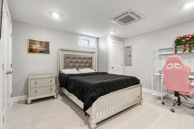 14 Farragut Ave. 1, Somerville, MA 02144