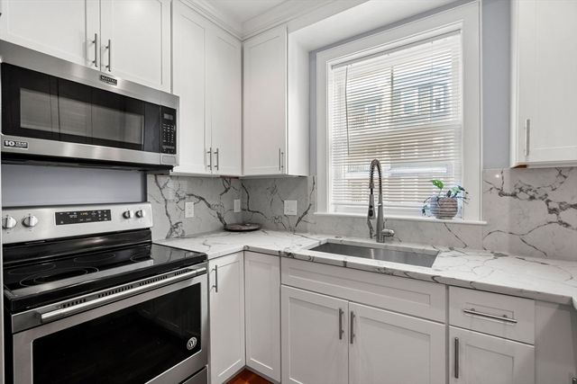 14 Farragut Ave. 1, Somerville, MA 02144