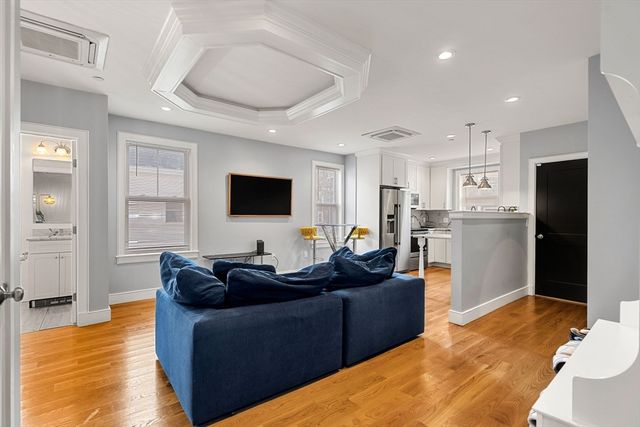 14 Farragut Ave. 1, Somerville, MA 02144