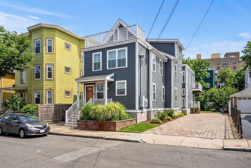 14 Farragut Ave. 1, Somerville, MA 02144