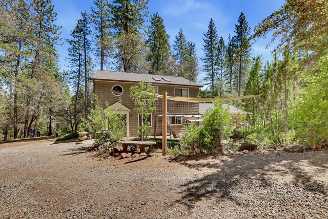 12877 Lost Lake Rd, Grass Valley, CA 95945