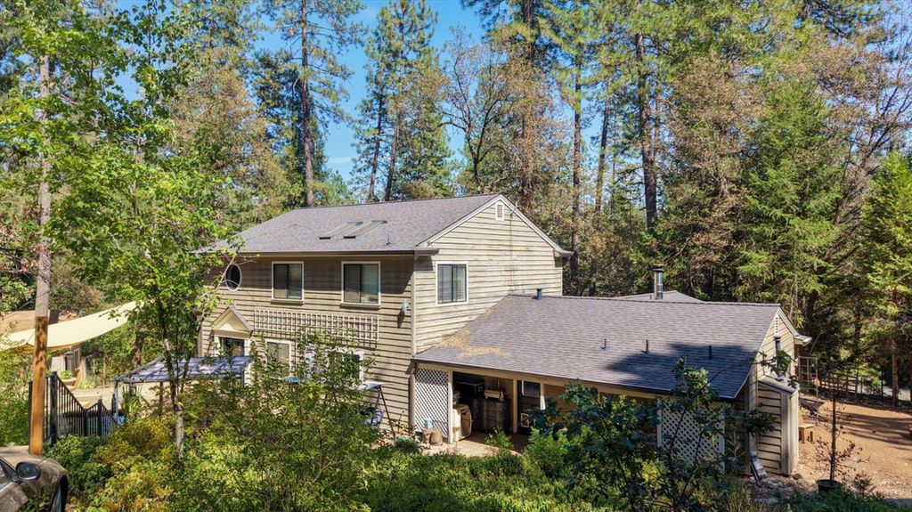 12877 Lost Lake Rd, Grass Valley, CA 95945