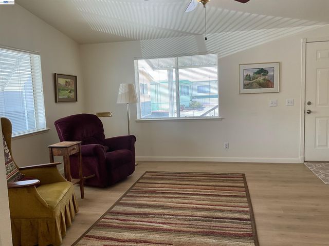 1200 W Winton Ave 204, Hayward, CA 94545