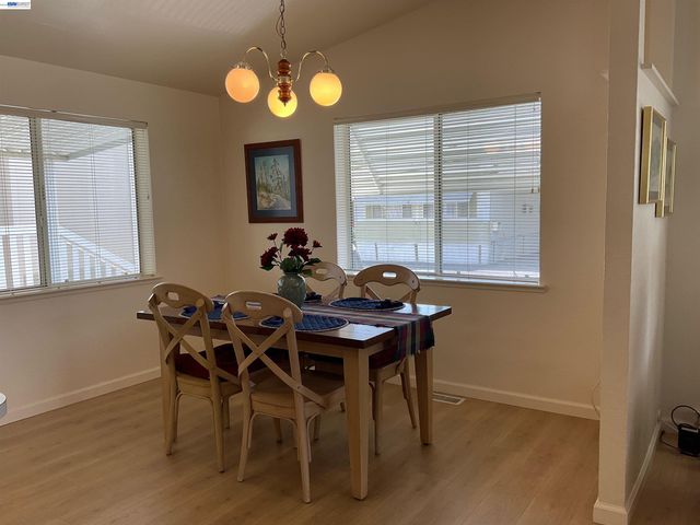 1200 W Winton Ave 204, Hayward, CA 94545
