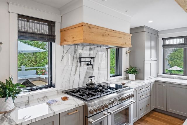 28 Warren Avenue, Plymouth, MA 02360