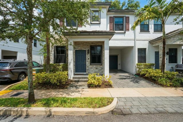 2821 SW 17th Ave, Fort Lauderdale, FL 33315