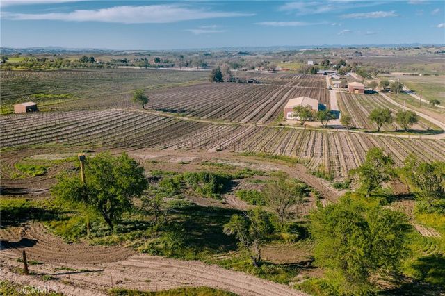 5575 El Pomar, Templeton, CA 93465